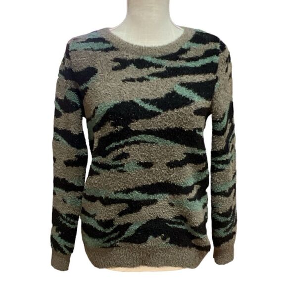 NWT Barefoot Dreams  |Cozychic Seaside  Crewneck Pullover - Picture 2 of 10